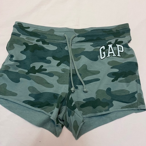 Utility Khaki Camo Shorts - Picture 3 of 3